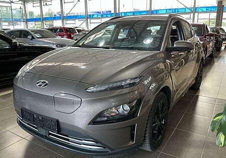 Hyundai Kona Select dig.Cockpit ACC R.Cam PDC SHZ DAB+