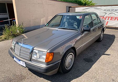 Mercedes-Benz E 230 *SAMMLERSTÜCK*H-ZULASSUNG*