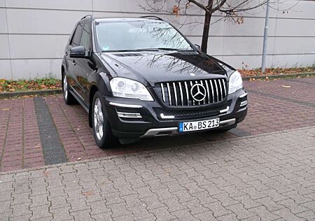 Mercedes-Benz ML 300 CDI 4Matic 7G-TRONIC DPF BlueEFFICIENCY