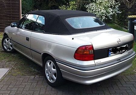 Opel Astra Cabrio 1.6i Bertone Edition