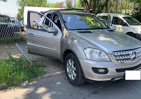 Mercedes-Benz ML 320 ML320CDI.VOLL Austatung+Neu.TÜV+1jahr Garantie