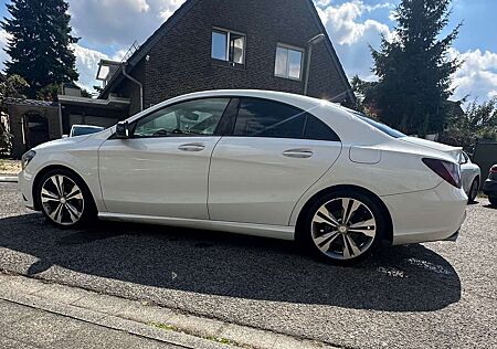 Mercedes-Benz CLA 250 4Matic 7G-DCT StreetStyle
