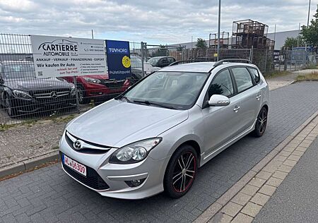 Hyundai i30 cw Classic 1,6CRDi*1Hand*EURO5*LEDER*AHK*ALU