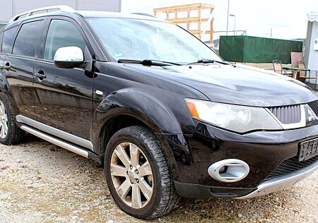 Mitsubishi Outlander 2.0,DI-D/7-Sitzer/LEDER/NAVI/4x4/TÜV