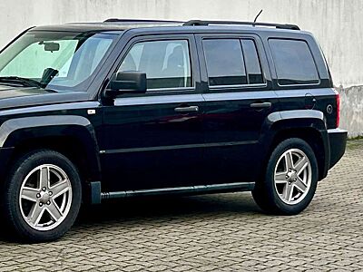 Jeep Patriot Jeep Patriot Sport 2.4 4x4 Klima SHZ ZV AHK Alu