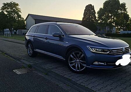 VW Passat Volkswagen 2.0 TDI SCR (BlueMotion Tech) 4Motion D Highline