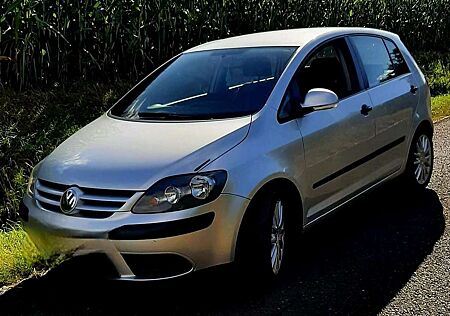 VW Golf Plus Volkswagen Sehr gepfl. unfallfr. Rentner , 69.500km