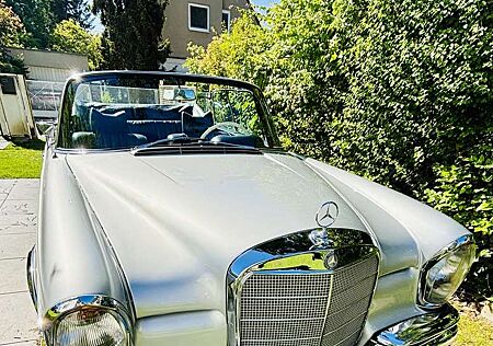 Mercedes-Benz S 280 W111 2.8 Cabrio kompletter Neuaufbau
