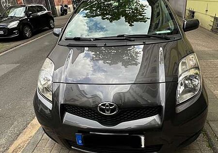 Toyota Yaris Life