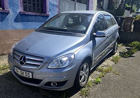 Mercedes-Benz B 200 2 Hand tüv/ Service neu gepflegt