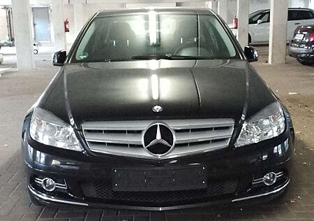 Mercedes-Benz C 200 C200 CGI BlueEFFICIENCY / Avantgarde