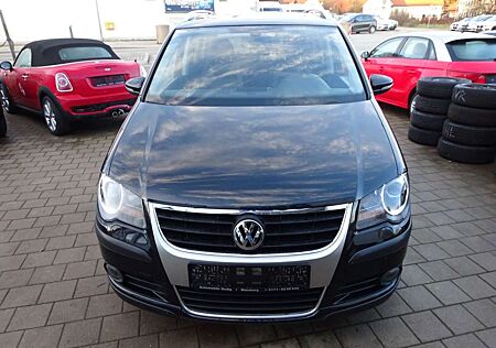 VW Touran Volkswagen Cross