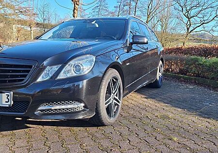 Mercedes-Benz E 200 T CGI BlueEFFICIENCY Automatik Avantgarde