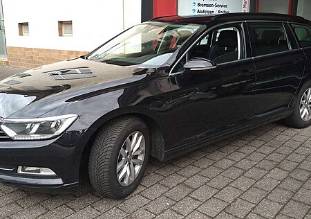 VW Passat Volkswagen 1,6 TDI SCR DSG Comfortline