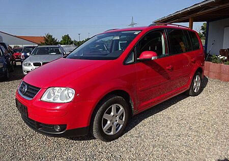 VW Touran Volkswagen 1.6 FSI Highline