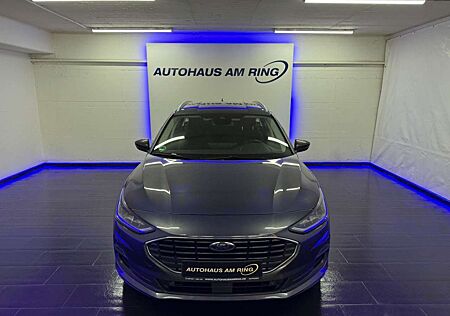 Ford Focus Turnier Titanium 1H ACC CAM SPUR APPLE LED