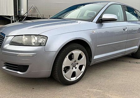 Audi A3 1.6+TÜV +LEDER+GARANTIE+SITZH+KLIMATRO+TEMPO