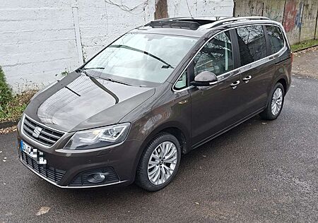 Seat Alhambra 2.0 TDI Style 7 Sitzer. Panorama-Dach