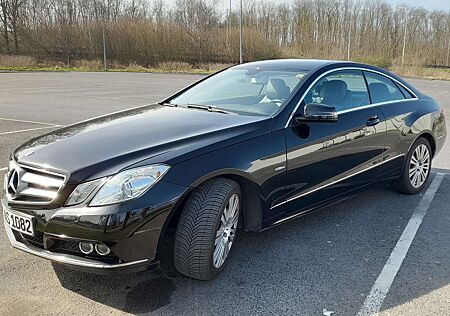 Mercedes-Benz E 200 CGI Coupe BlueEFFICIENCY Automatik Avantgard