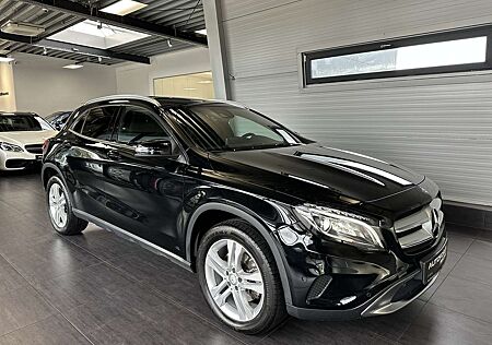 Mercedes-Benz GLA 250 4M Score|Bi-Xenon|AHK|Kamera|Navi|LM18