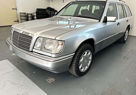 Mercedes-Benz E 250 Diesel T-Modell S124 Mopf2 eSSD Memory AHK