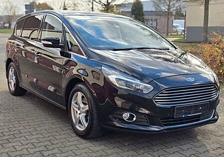 Ford S-Max Titanium