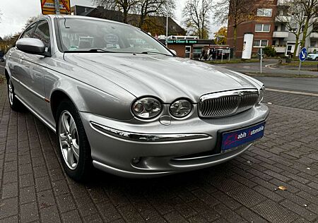 Jaguar X-Type 3.0 V6 4x4 Executive,Scheckheft,Tüv Neu.