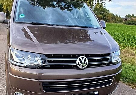 VW T5 Multivan Volkswagen Multivan DSG BMT Highline