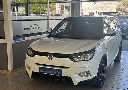 SsangYong Tivoli Black+White Klima Kamera Navi 18-Zoll-Alu