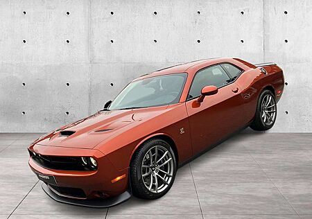 Dodge Challenger R/T Scat Pack 6.4 V8