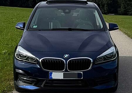 BMW 225xe 225 AT Allrad Kamera Panodach Standheizung