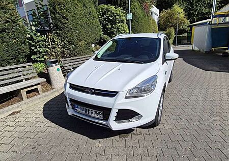 Ford Kuga 2.0 TDCi 2x4 Titanium