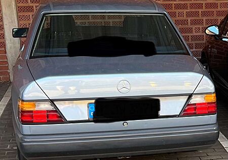 Mercedes-Benz E 250 E-Klasse D