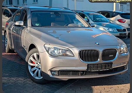 BMW 750 i RFK. Sitzh. Leder. Klimaaut. HECKROLLO