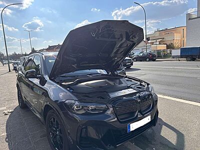 BMW iX3 Impressive: M Sport, AHK, HUD DrivingAssistProf, DA Prof PA+ LED Adapt , Leder, Alu-Reifen