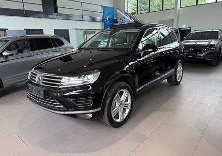 VW Touareg Volkswagen 3.0 TDI V6 4M ACC/STHZ/XEN/PANO/LUFT/AHK