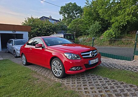 Mercedes-Benz C 220 CDI DPF Coupe (BlueEFFICIENCY)