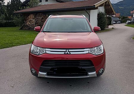 Mitsubishi Outlander 2.2 DI-D 4WD Instyle