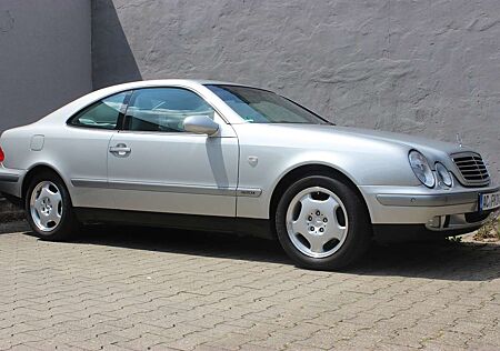 Mercedes-Benz CLK 320 Coupe Elegance
