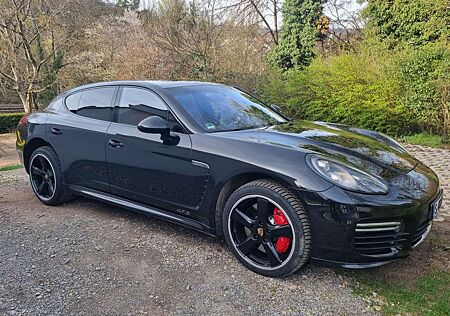 Porsche Panamera GTS PDK