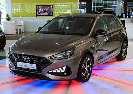 Hyundai i30 Intro Edition*NAVI*PDC*ALU*LHZ*TEMPOMAT*LED*