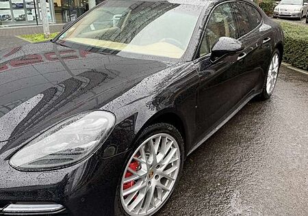 Porsche Panamera Turbo