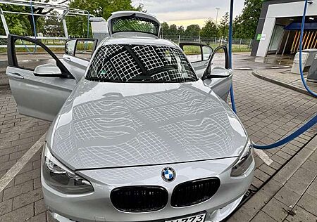 BMW 118i 118 Aut. schreckhaft gepflegt wenig KM