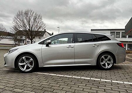 Toyota Corolla 2,0 TS Hybrid "Team D" mit AHK