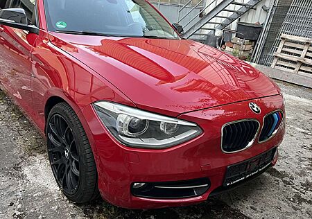 BMW 118i 118 Sport Line Gr.Navi PDC Xenon Steuerkette NEU!