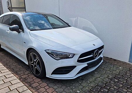 Mercedes-Benz CLA 200 d SB Edition 202 AHK_Cam_Pano_StandHZG