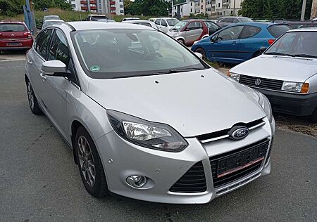 Ford Focus 1.6 Titanium! DVD! Android! PDC! TÜV neu!