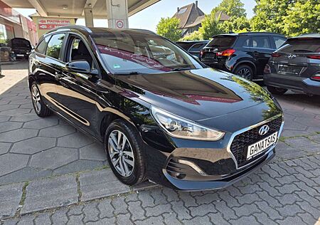 Hyundai i30 cw Trend*Kamera*LKAS*Alu*Service neu*