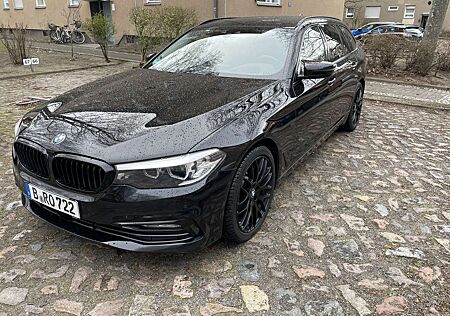 BMW 530d 530 xDrive Touring Aut. Luxury Line