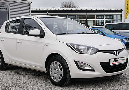 Hyundai i20 1.3 Scheckheftgepflegt 2. Hand Klimaanlage AUX USB